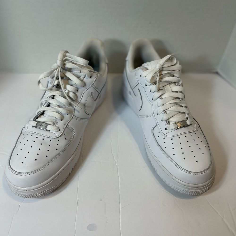 AIR FORCE 1 07 Mens Size 11.5